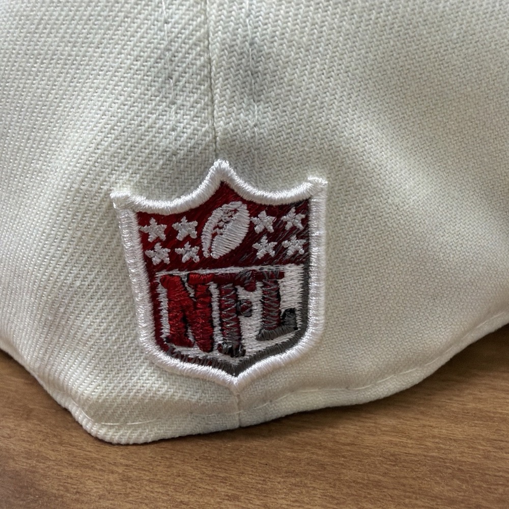 Men's New Era Cream Tampa Bay Buccaneers Chrome Color Dim 59FIFTY Fitted 7 1/2 - Picture 5 of 8